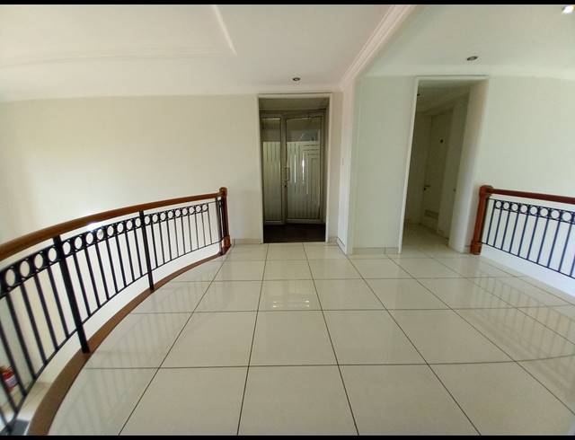 631M² OFFICE TO LET IN BRYANSTON